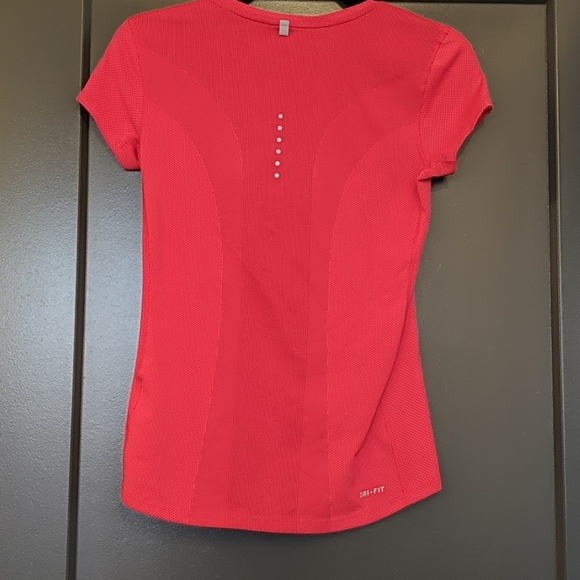 Nike Dri-Fit running top - Picture 3 of 3